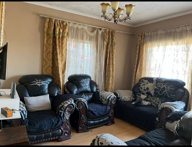 2 BEDROOM HOUSE FOR SALE IN GUGULETU